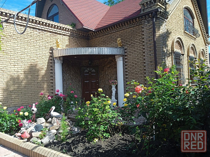 2-х этажный дом возле жд вокзала Донецк - изображение 2