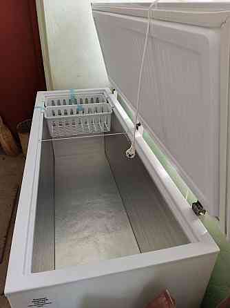 Продам новые холодильные витрины и морозильный ларь Луганск