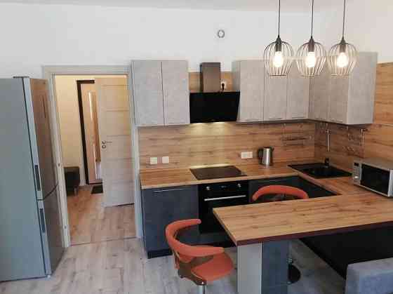 Сдам квартиру-студию ул. Архитекторов (Петровский район) 19000 рублей. + залоговая часть Донецк