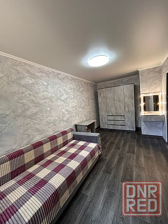 Сдаётся на длинный срок однушка в центре города. г. Донецк , р-н Ворошиловский , ул Шекспира Донецк - изображение 2