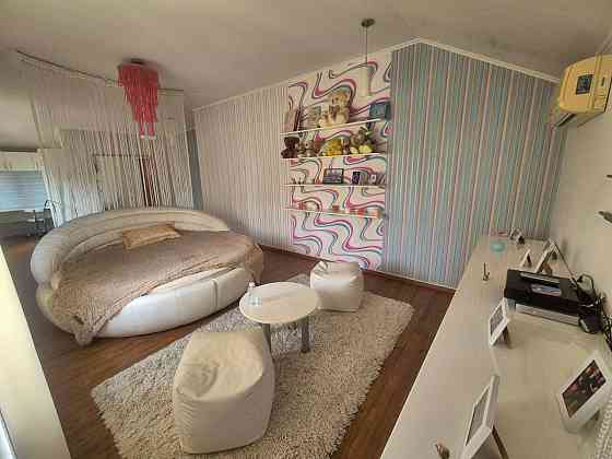 Шикарный 3-х уровневый дом в центре Донецк