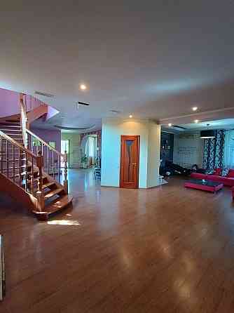 Шикарный 3-х уровневый дом в центре Донецк