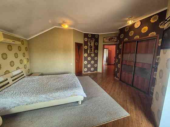 Шикарный 3-х уровневый дом в центре Донецк