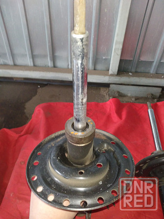 Амортизаторы задние (обслуживаемые) Toyota camry ASV50 2012-2017 Донецк - изображение 2