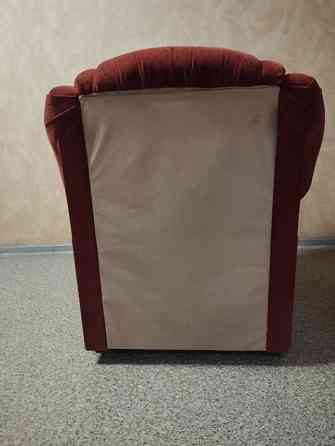 Продам 2 кресло на пружинном блоке бу. достойные. Донецк