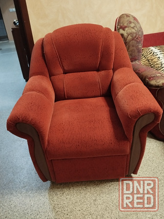 Продам 2 кресло на пружинном блоке бу. достойные. Донецк - изображение 1