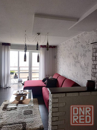 Продажа крупногабаритной трехкомнатной квартиры в Кировском районе, ул.Петровского Донецк - изображение 2