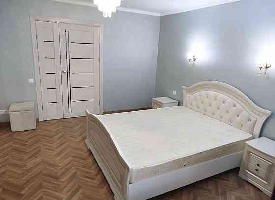 Сдаётся уютная трёхкомнатная квартира, район Ильичёвский в городе Мариуполь. Мариуполь