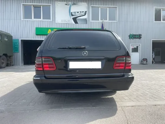 Mercedes-Benz E-класс 3.2 AT, 2002, 300 000 км Донецк