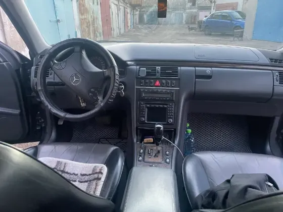 Mercedes-Benz E-класс 3.2 AT, 2002, 300 000 км Донецк