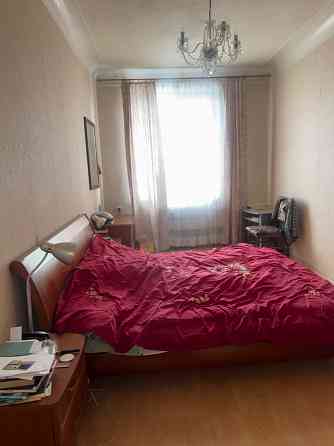 Продам 4 комнатную крупногабаритную сталинку в самом центре Ворошиловского района Донецк