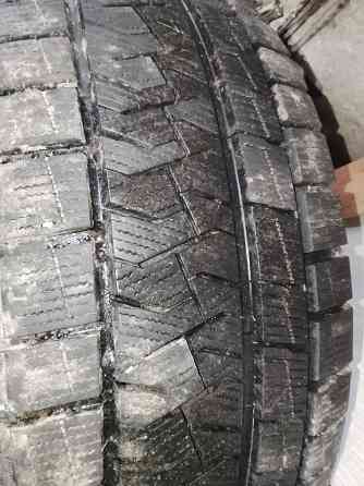 Резина 215/55/17 зимняя Донецк