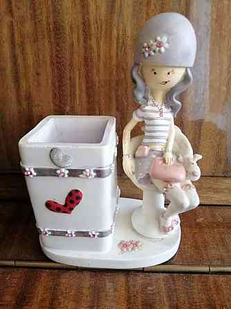 Продам статуэтку фигурку подставку Донецк