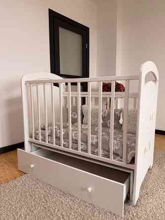 Продам манеж кроватку для ребенка от 0 до 4х Донецк