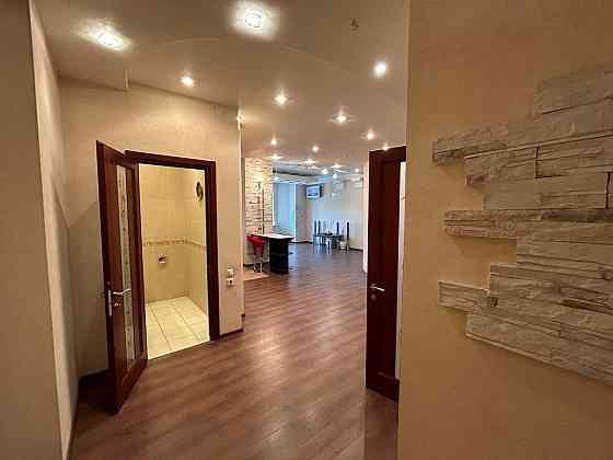 Продам новострой 170м есть паркинг 9 школа Донецк