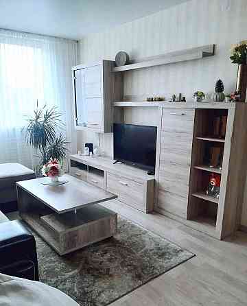 Сдается однокомнатная квартира в Калининском районе по проспекту Ильича (ориентир ост. Макаронка). Донецк