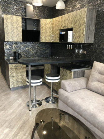 Сдаю в аренду просторную однокомнатную квартиру-студию в Ворошиловском районе, Ильича проспект Донецк