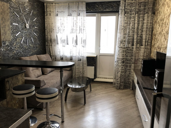 Сдаю в аренду просторную однокомнатную квартиру-студию в Ворошиловском районе, Ильича проспект Донецк