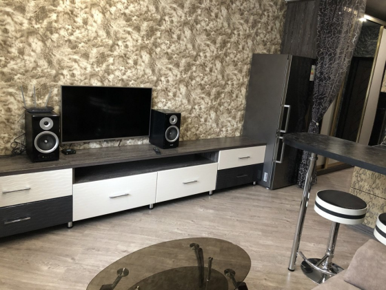 Сдаю в аренду просторную однокомнатную квартиру-студию в Ворошиловском районе, Ильича проспект Донецк