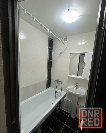 Сдаю однокомнатную квартиру 32.0 м² этаж 2/5 город Донецк, Калининский район, улица 50-й Гвардейской Донецк - изображение 3