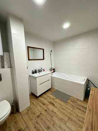 Светлая и уютная 2-комнатная квартира в тихом районе Район: Калининский Ориентир: Крытый рынок Донецк