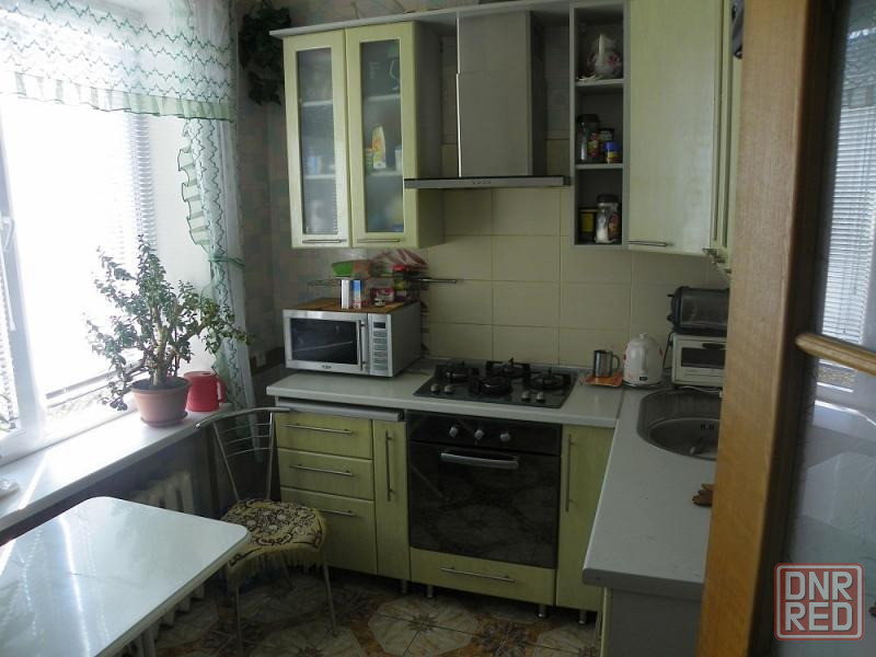 2 ком. квартира, 53 м2, 4/4 этаж, Ворошиловский р-н, ул. Университетская, цена 6,2 млн руб Донецк - изображение 1