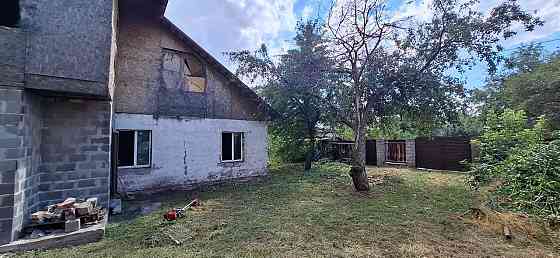 Продается 2-этажная квартира на земле Донецк