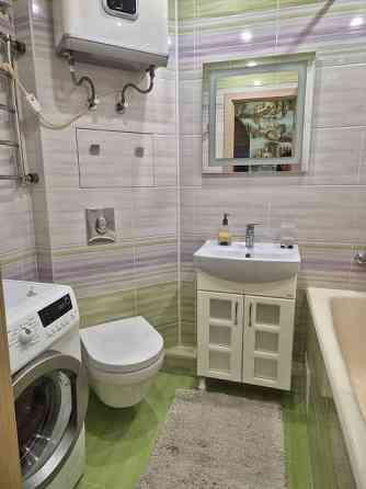 Сдаётся двухкомнатная квартира в Кировском районе (Текстильщик). Площадь: 46 кв.м. Этаж: 4 из 9. Донецк