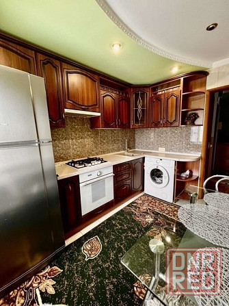 Сдаётся 3-х комнатная квартира в Ворошиловском районе на длительный срок, до площади Ленина 5 минут Донецк - изображение 1