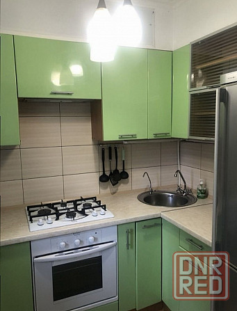 Сдаю двухкомнатную квартиру на бульваре Шевченко 40.Квартира находиться на 1 этаже Донецк - изображение 1