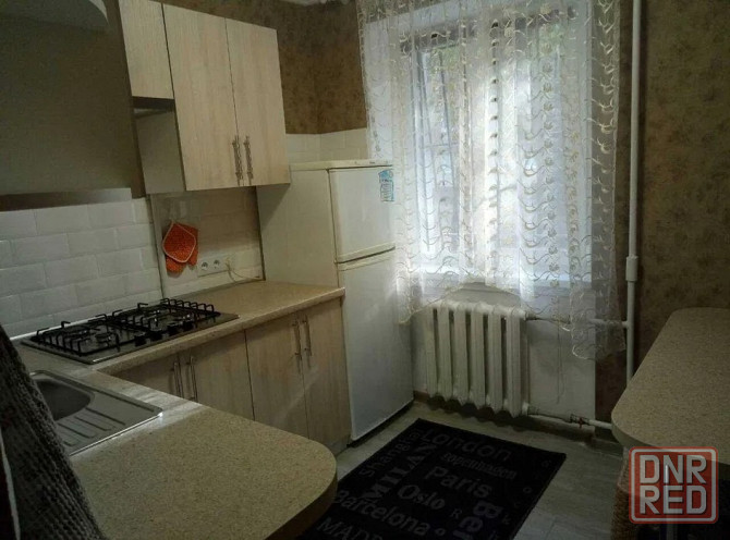 Сдаётся 2-х комнатная квартира в Ленинском районе по улице Кирова 6.Этажность 1 из 3.Площадь 48 м². Донецк - изображение 2