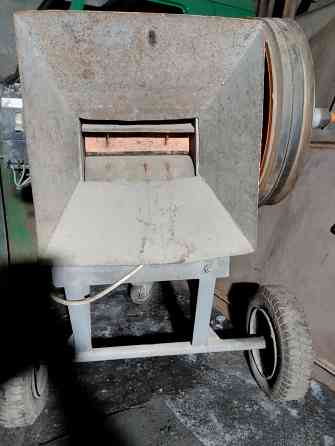 Продам измельчитель веток Донецк