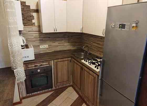 3-комнатная квартира по ул. Марии Ульяновой в Калининском р-не г. Донецка Донецк