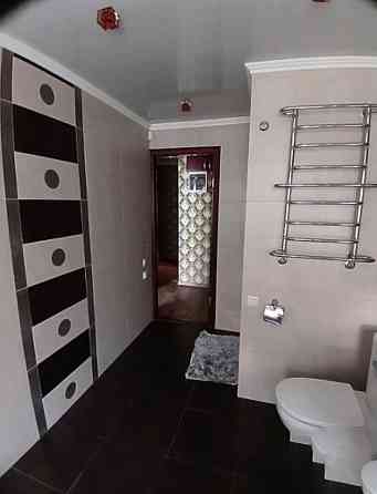 4-комнатная квартира на бул. Школьном возле Набережной в Ворошиловском р-не г. Донецка Донецк