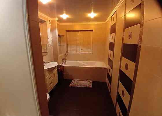 4-комнатная квартира на бул. Школьном возле Набережной в Ворошиловском р-не г. Донецка Донецк