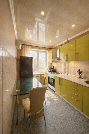 Продается двухкомнатная квартира в Центральном районе Мариуполь