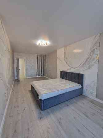 Сдам двухкомнатную комнатную квартиру в Ворошиловском районе на набережной, этаж 3 из 9 Донецк