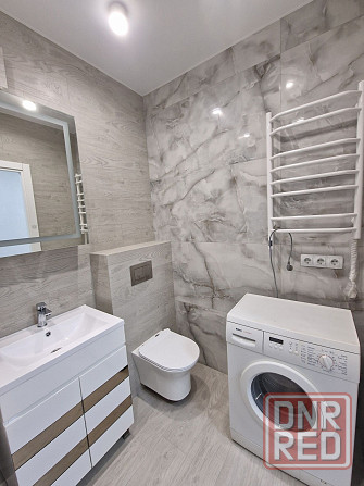 Сдам двухкомнатную комнатную квартиру в Ворошиловском районе на набережной, этаж 3 из 9 Донецк - изображение 1