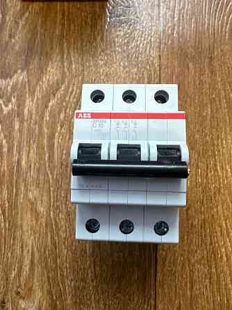 Продам трехполюсные автоматы Донецк