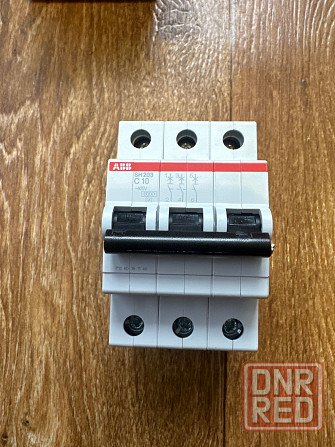 Продам трехполюсные автоматы Донецк - изображение 1