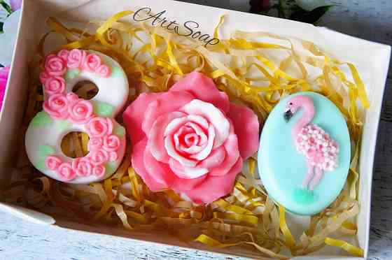 Косметика для женщин Наборы к 8 Марта. Подарки, сувенирное мыло. Донецк