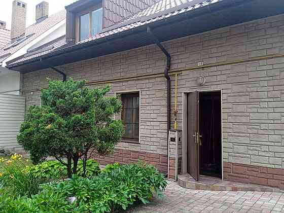 продам 2х этажный жилой дом центр города Донецк