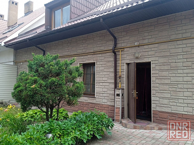 продам 2х этажный жилой дом центр города Донецк - изображение 1