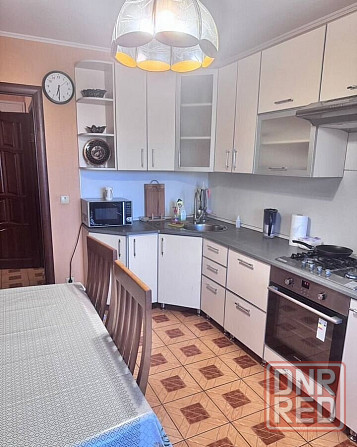 Сдаю двухкомнатную квартиру 51.0 м² этаж 7/15 город Донецк, Калининский район, ориентир мед. Донецк - изображение 1