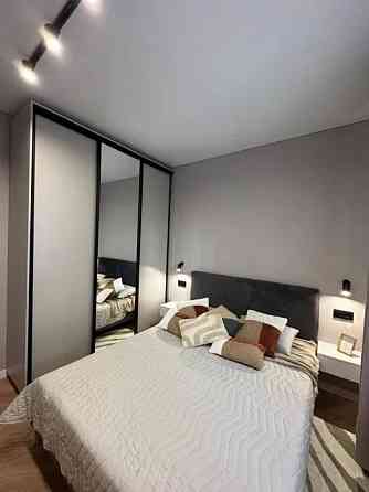 Сдается: Однокомнатная квартира Район: Ворошиловский район Рядом есть продуктовый магазин,остано Донецк