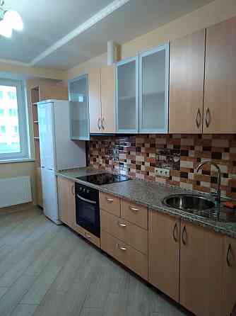 Сдается: Двухкомнатная квартира Район: Буденовский район Рядом есть продуктовый магазин,остановка Донецк