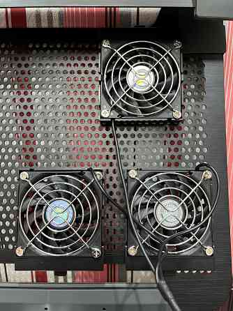 Продам охлаждающую подставку под ноутбук Cooler Master NotePal U3 Донецк