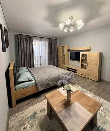 Сдаётся просторная однушка в Калининском районе, ул. Марии Ульяновой, 4 этаж, площадью 55 кв.м. Донецк