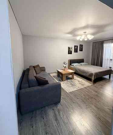 Сдаётся просторная однушка в Калининском районе, ул. Марии Ульяновой, 4 этаж, площадью 55 кв.м. Донецк