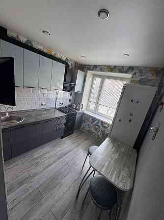 Сдается чистая, просторная двухкомнатная квартира ( 54м2), с мебелью и техникой на длительный срок в Донецк